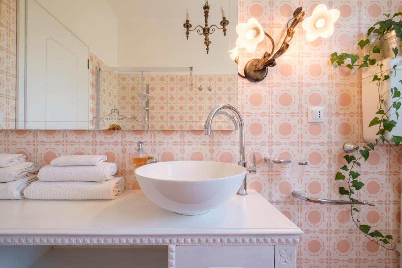 Fabula Rooms 3 Suites With Private Bathroom Bologna Exteriör bild