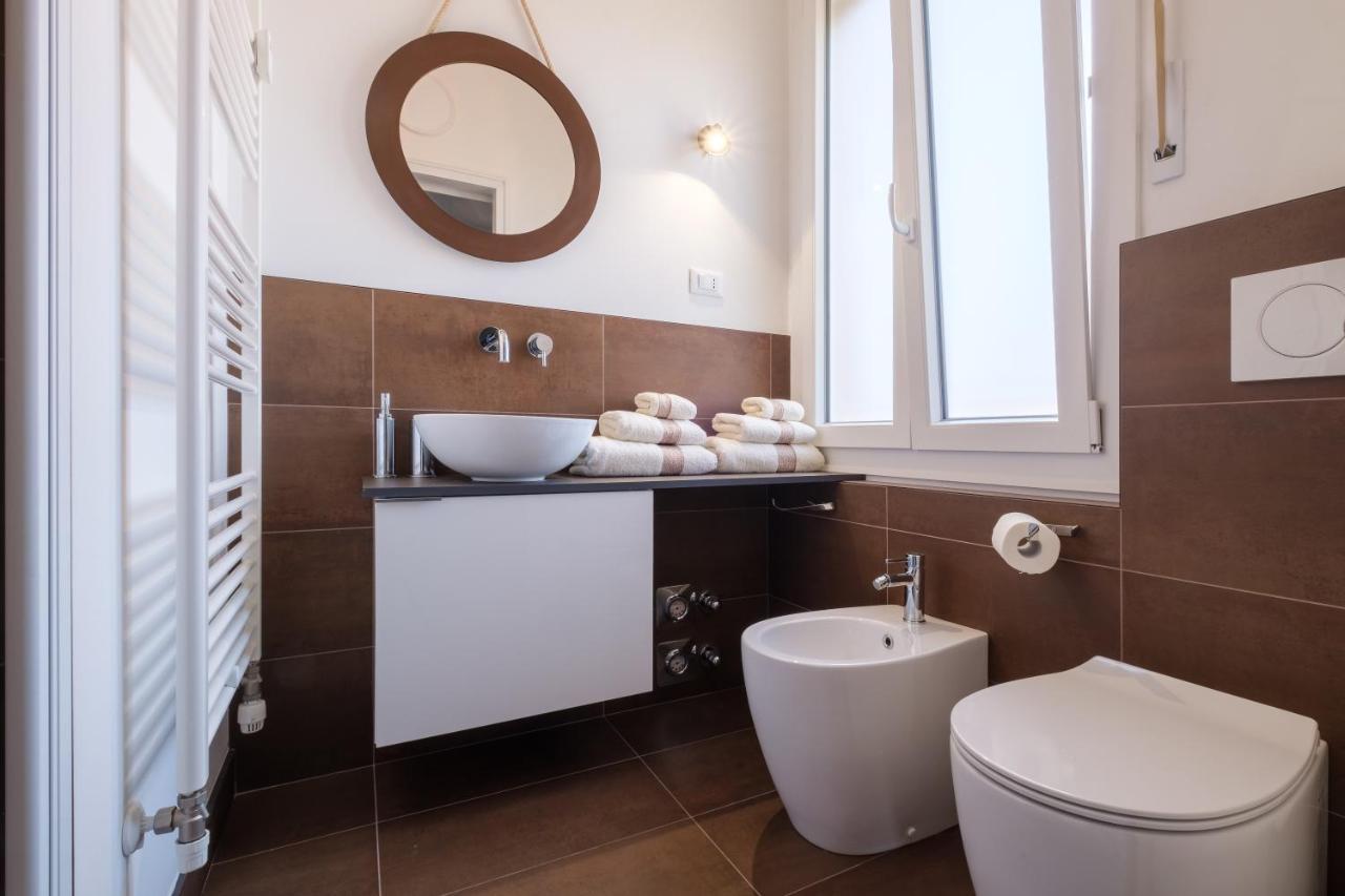 Fabula Rooms 3 Suites With Private Bathroom Bologna Exteriör bild